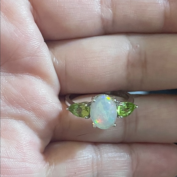 NWT Elegant Natural Opal and Peridot in 925 Silver Ring size 6 - Picture 5 of 10